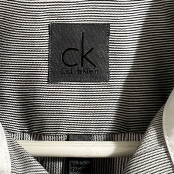 Calvin Klein Dress Shirt XL - Picture 2 of 3